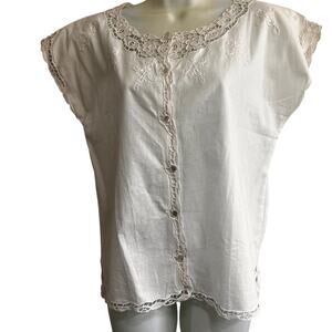 Hand embroidery + lace. Cap sleeve 100% cotton white button up blouse, size 38 M